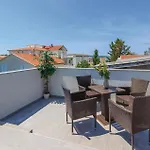 Front In Holiday home Vir