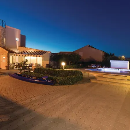 Front In Casa de Férias *